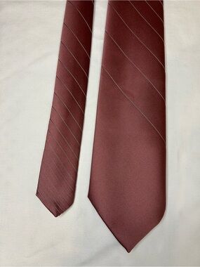 Bellini Men's Pink Diagonal Stripe Tie. 56 inches